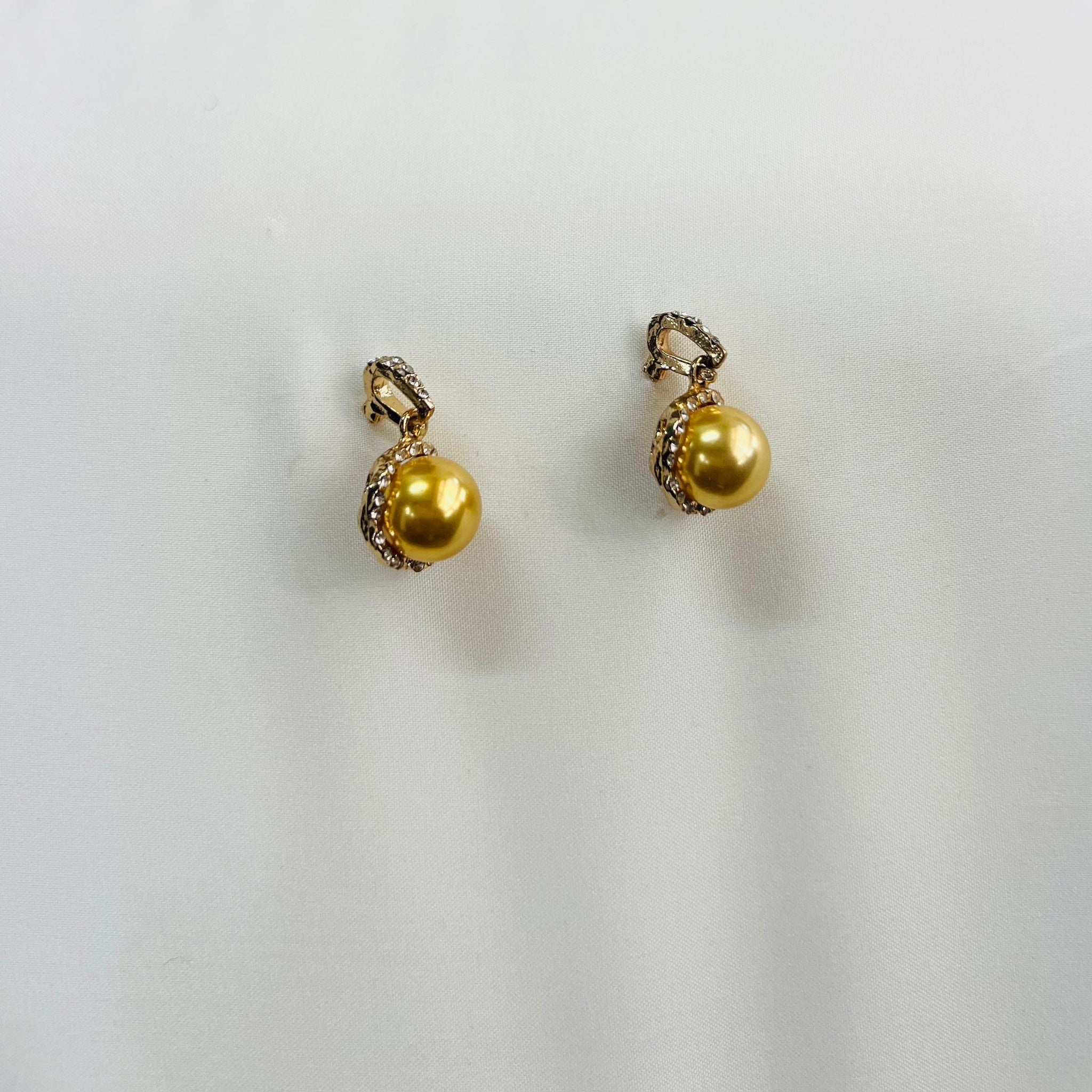 Gold Pearl Earring