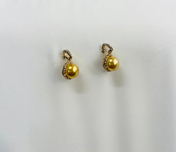 Gold Pearl Earring