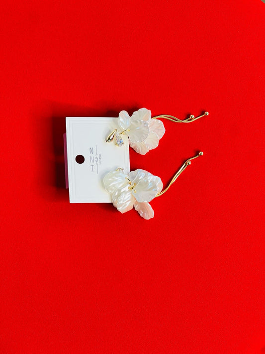White floral fringed earring